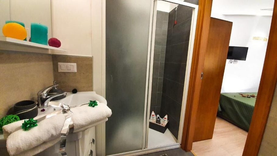 Bathroom 3, A Casa Simpatia, Roma