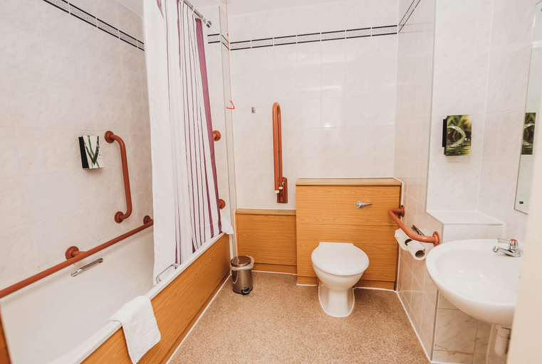 Bathroom 4, Purple Roomz, Lancashire