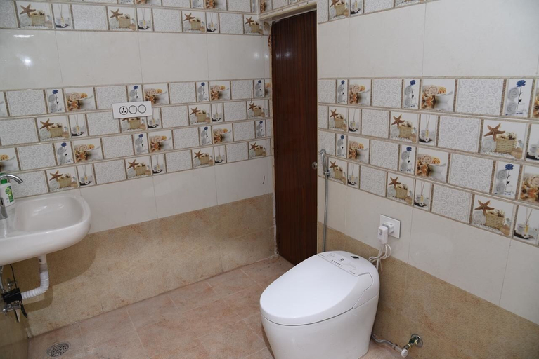 Bathroom 4, K N Gupta Residency, Krishna
