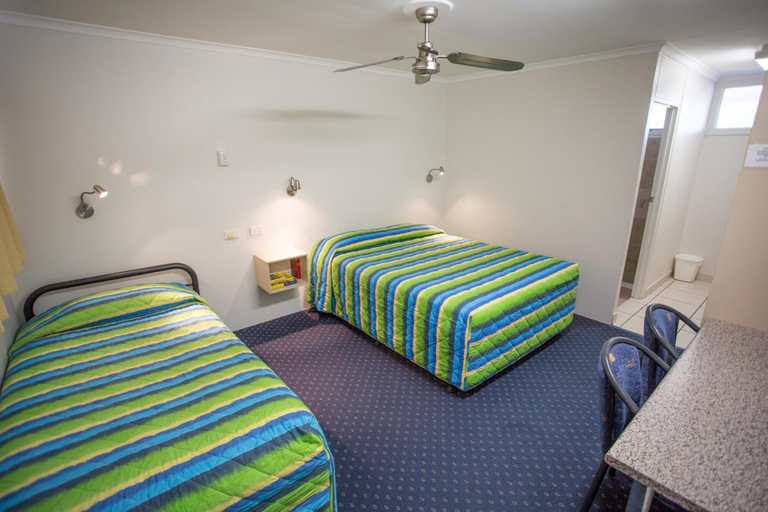 Bedroom 3, Fourth Avenue Motor Inn, Mount Isa