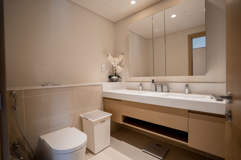 Bathroom 2, Nasma Luxury Stays - Harbour Gate T1, Dubai