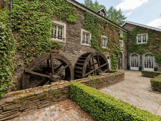 Others 1, Magnificent Manor in Vresse-sur-semois With Sauna, Namur