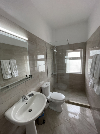 Bathroom 5, Relax Mea Hotel, Sarandës