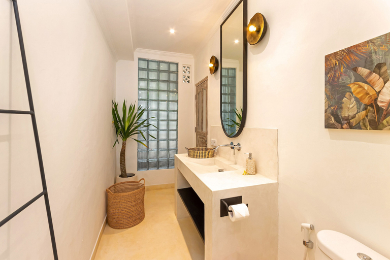 Bathroom 3, Villa Gauguin by Villa Finder, Badung