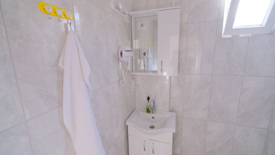 Bathroom 5, Papatya Apart, Kaş