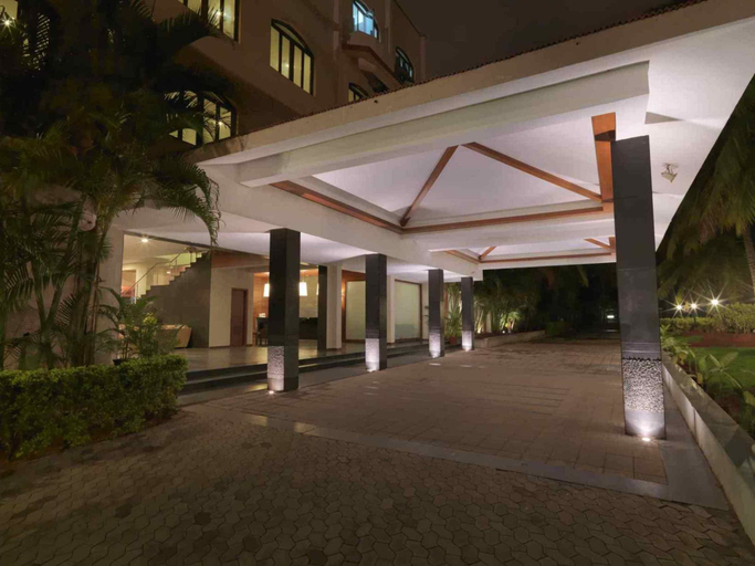 Exterior & Views 2, Royal Orchid Resort & Convention Centre, Bangalore
