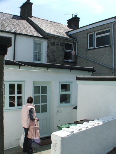 Exterior & Views 2, Pen Llyn Quarryman's Cottage, Gwynedd
