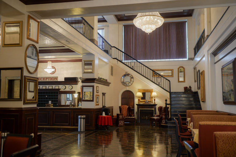 Others 4, The Mountaineer Hotel, Pike