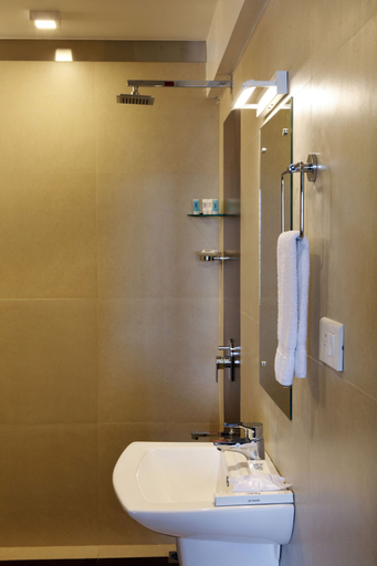 Bathroom 5, Riviera Suites, Ernakulam