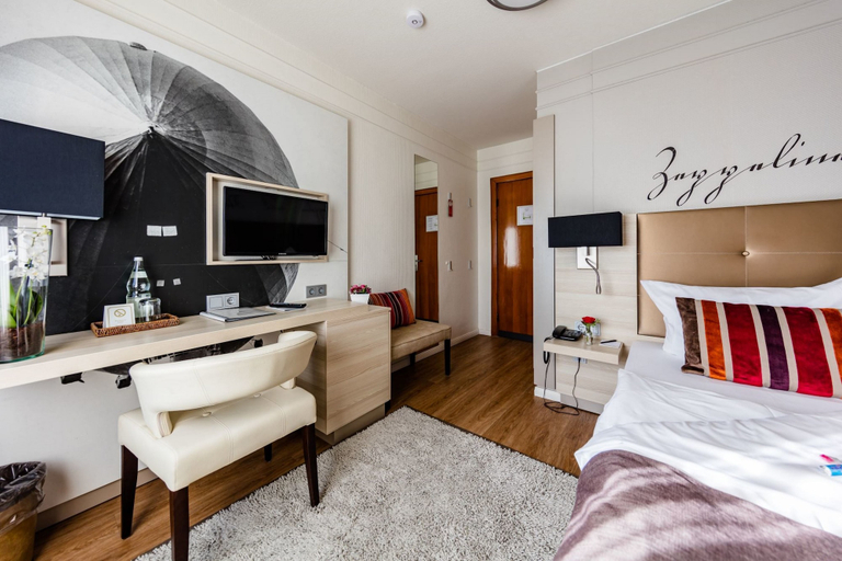 Bedroom 4, Hotel Zum Zeppelin, Hamburg