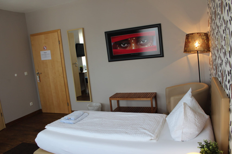 Bedroom 4, greenpartment Boardinghouse Hotel Ingolstadt Friedrichshofen, Ingolstadt