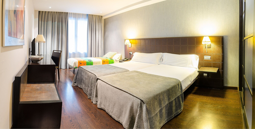 Bedroom 2, IBERIK Hotel Santo Domingo Plaza, Asturias