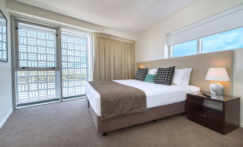 Bedroom 3, Empire Apartment Hotel, Rockhampton
