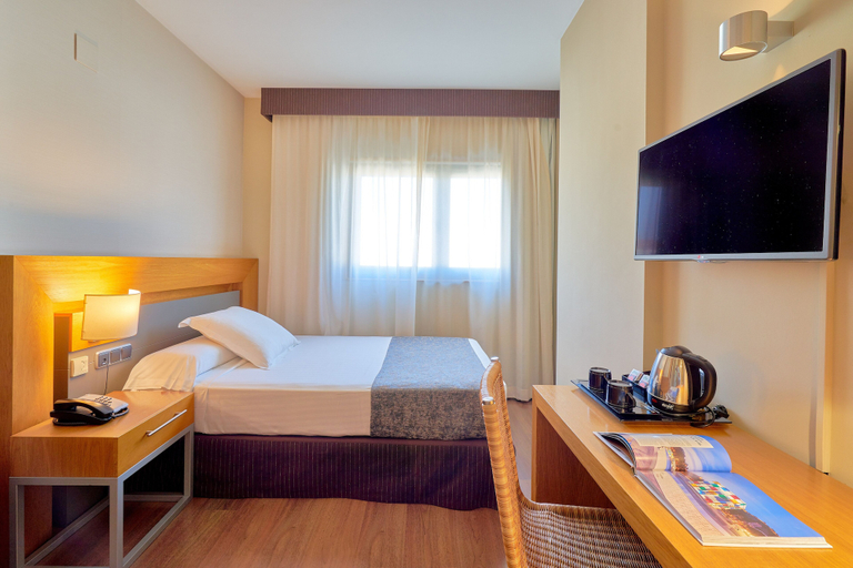 Bedroom 3, Hotel Guadalmedina, Málaga