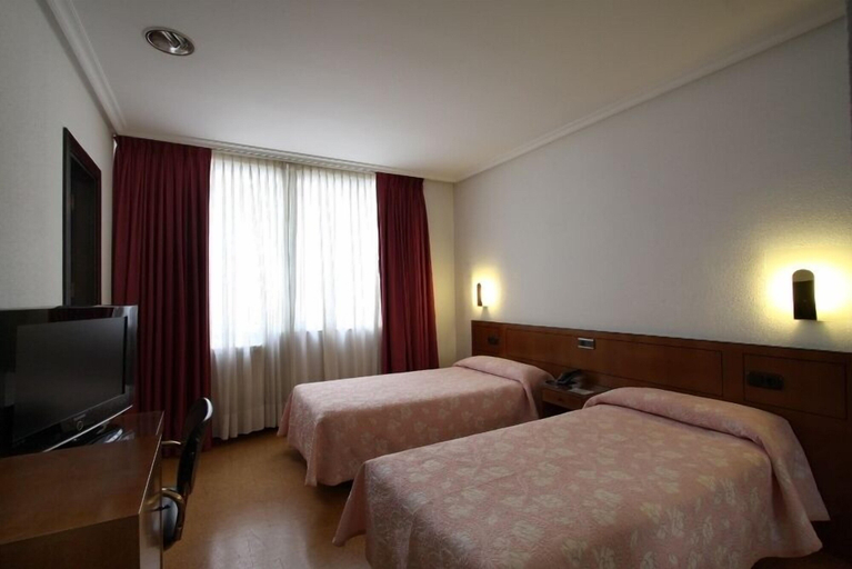 Bedroom 2, Hotel Santa Cruz, Asturias