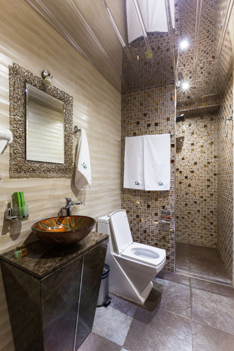 Bathroom 5, Green Palace Hotel, Yerevan