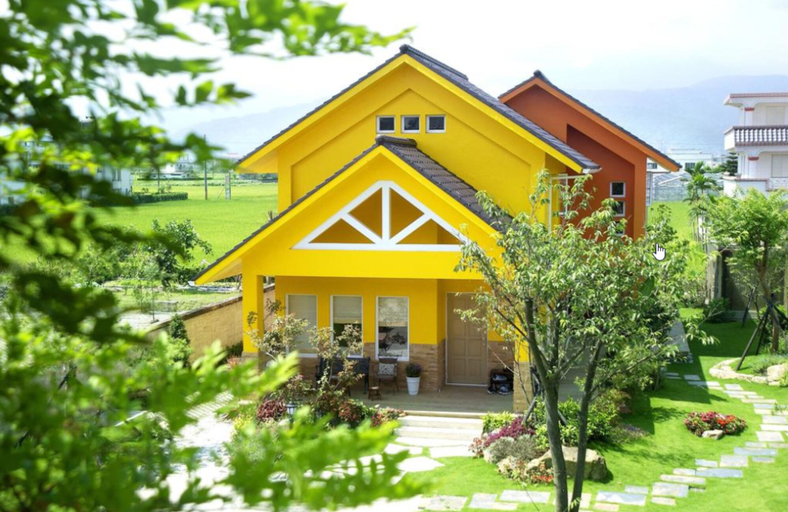 Exterior & Views