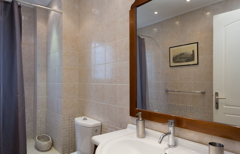 Bathroom 4, 290m² Villa with Pool close to the Airport, Attica