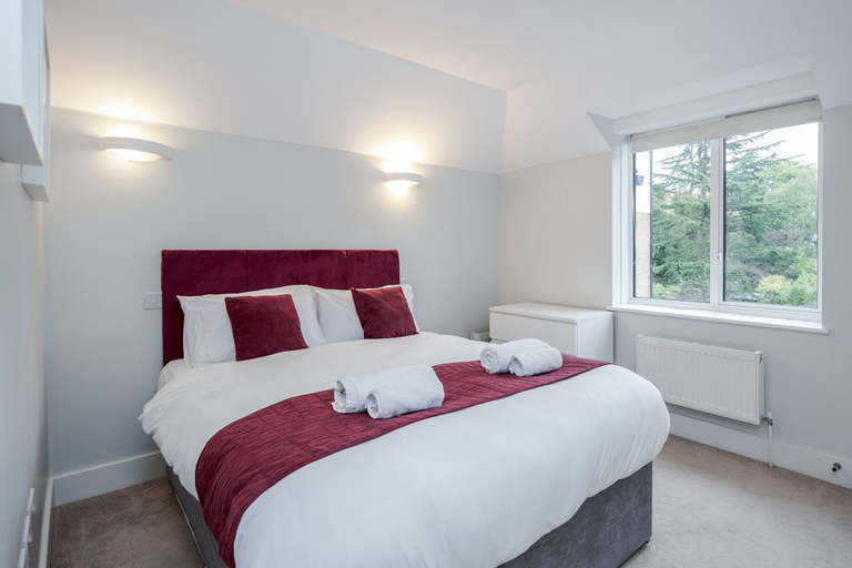 Bedroom, Roomspace Apartments - Lomond Court, London