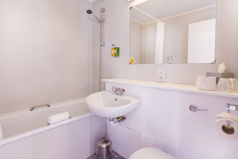 Bathroom 5, Gardens Hotel, Manchester