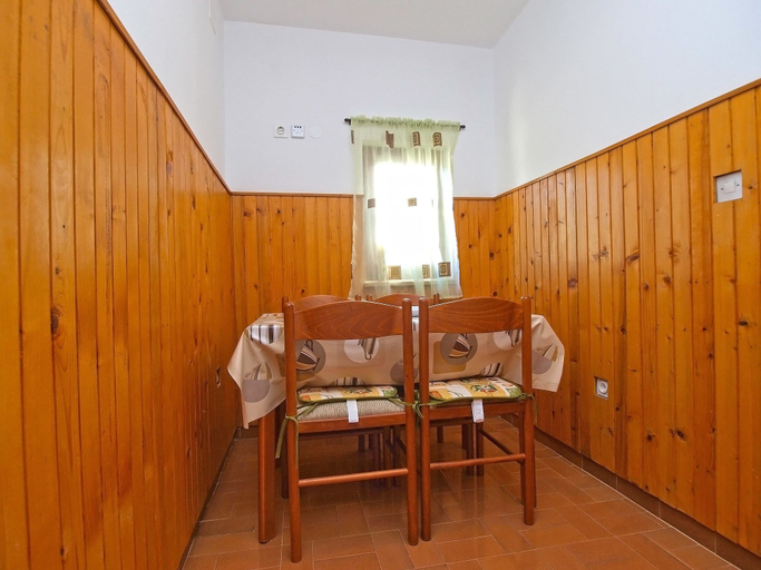 Others 5, House 1379, Pula