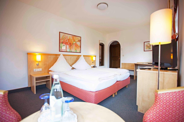 Bedroom 4, Hotel Alter Hof, Ebersberg