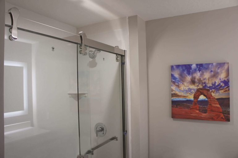 Bathroom 5, La Quinta Inn & Suites by Wyndham Kanab, Kane