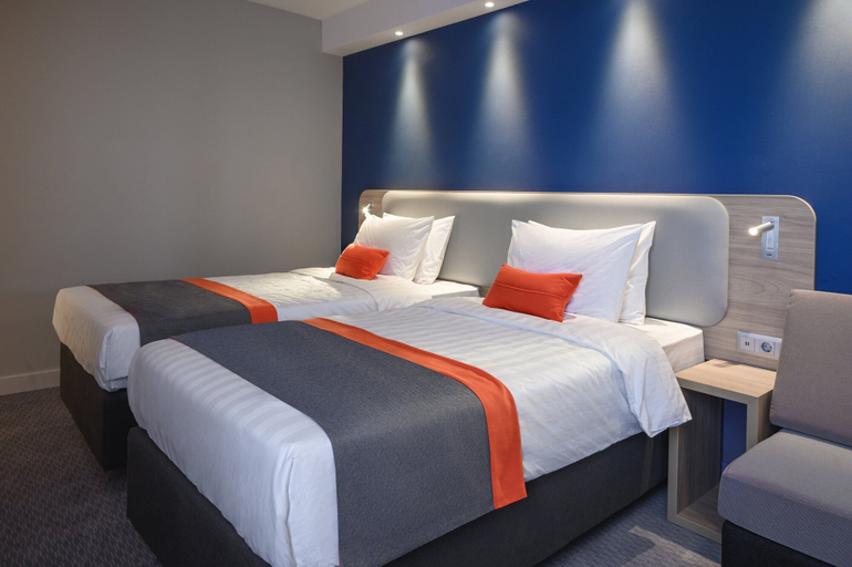 Bedroom 4, Holiday Inn Express ALMATY by IHG, Almaty