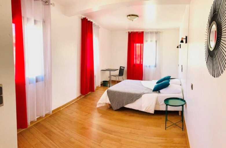 Bedroom 2, La Bourse, Gard
