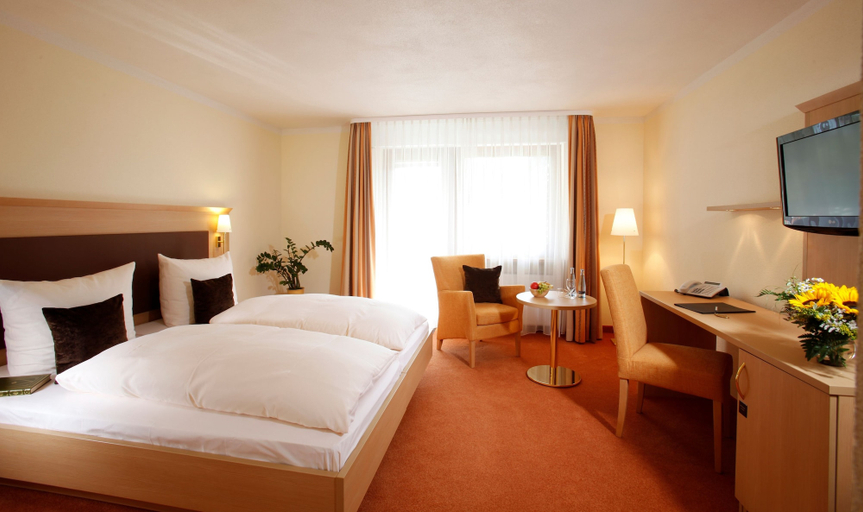 Bedroom 2, Landhotel Sonnenhalde, Göppingen