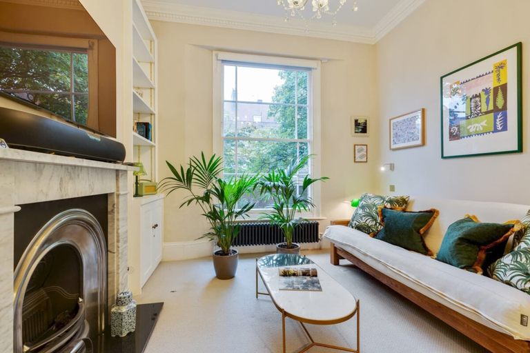 Others 4, Bright Camberwell Georgian Apartment, London