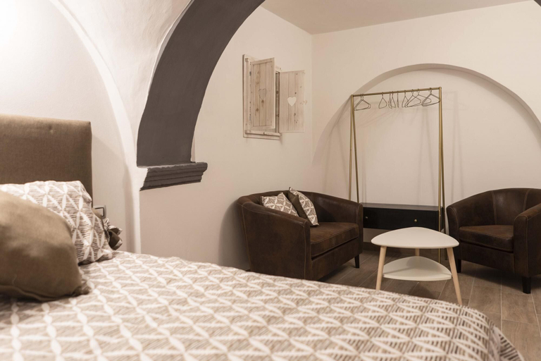 Bedroom 3, Via Nilo 20 apartments, Napoli