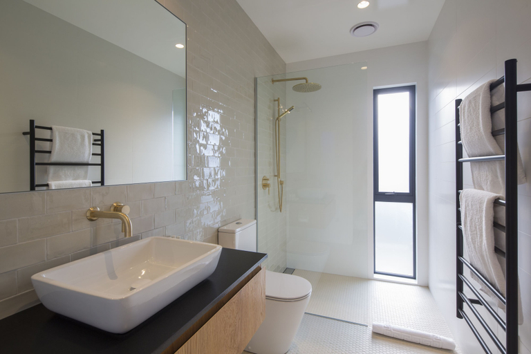 Bathroom 4, Kahurangi, Queenstown-Lakes