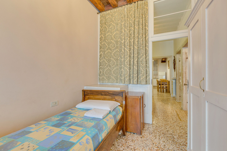 Room 3, Venezianamente - Dimora Furlani Canal view, Venezia