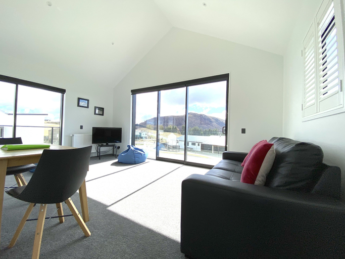 Others 5, Galaxy Lake View 2 Bedrooms, Mackenzie