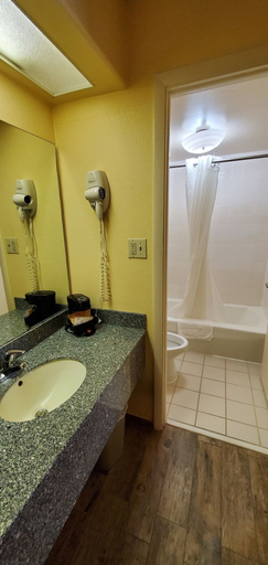 Bathroom 5, Quality Inn White Springs Suwanee, Suwannee
