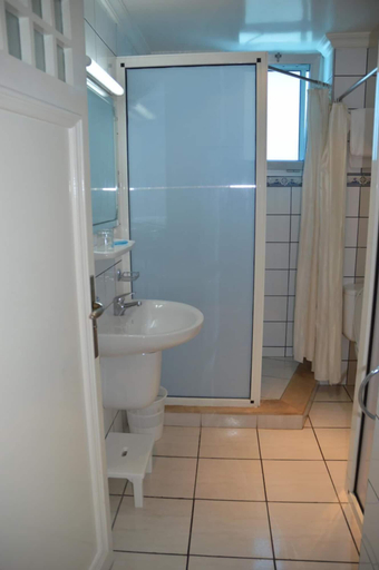 Bathroom 5, Residence Yasmina, Agadir-Ida ou Tanane