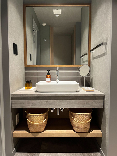 Bathroom 5, ARATASHI MINAKAMI, Minakami