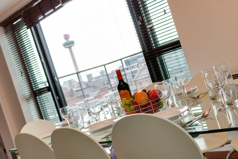 Food & Drinks 5, Base Serviced Apartments - Duke Street, Sefton