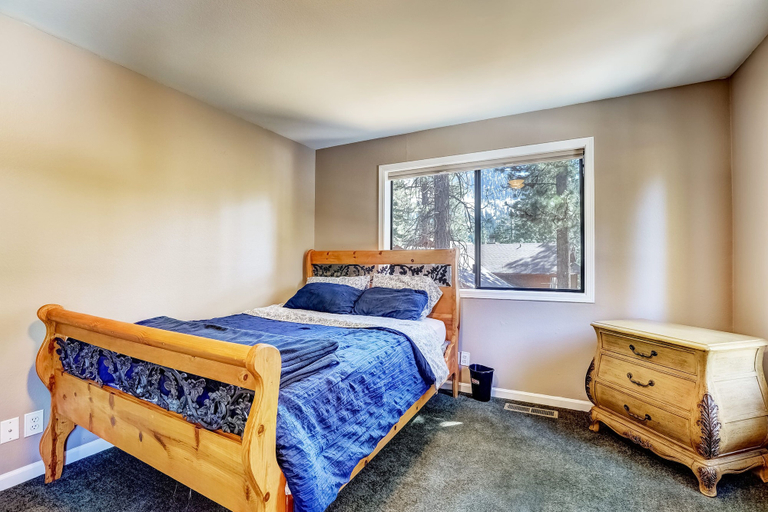 Bedroom 3, Mystic Pine, Douglas