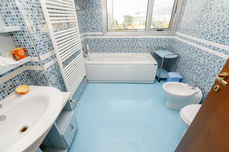 Bathroom 3, Luxury European Trade Center Apartment, Tiranës