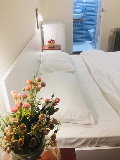 Bedroom 2, Apartment near Parliament, Tbilisi