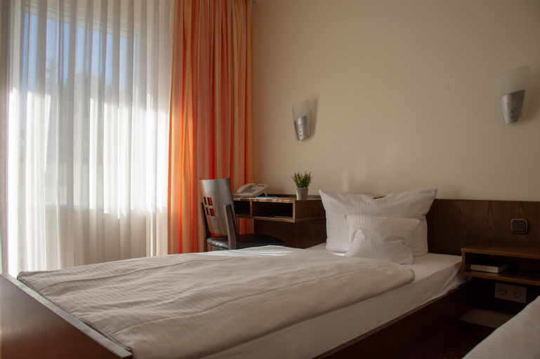 Bedroom 4, Hotel Restaurant Rothkopf, Euskirchen
