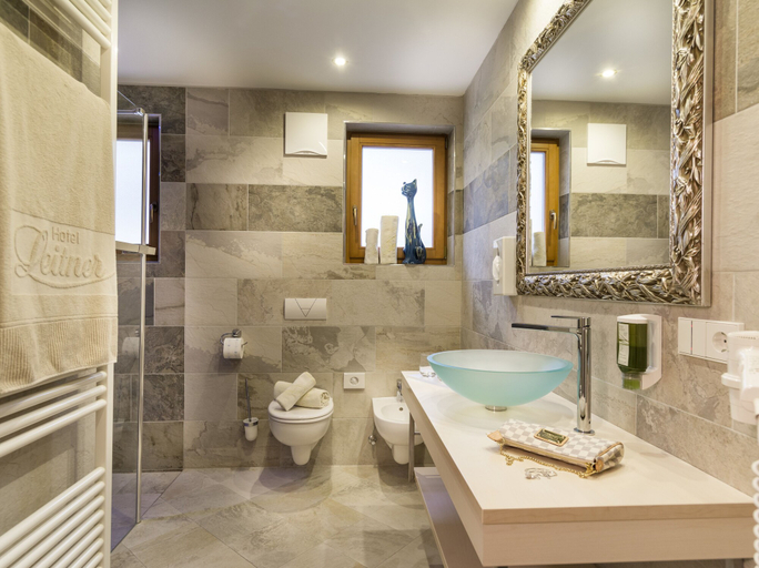 Bathroom 4, Hotel Leitner, Bolzano