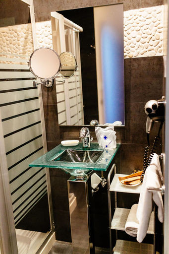 Bathroom 5, Hotel L'Algadir del Delta, Tarragona