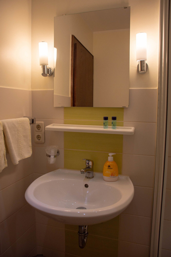 Bedroom 5, Hotel Restaurant Rothkopf, Euskirchen