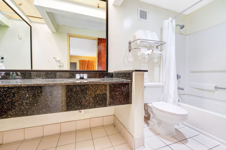 Bathroom 5, Mi Casa Hotel, Orange