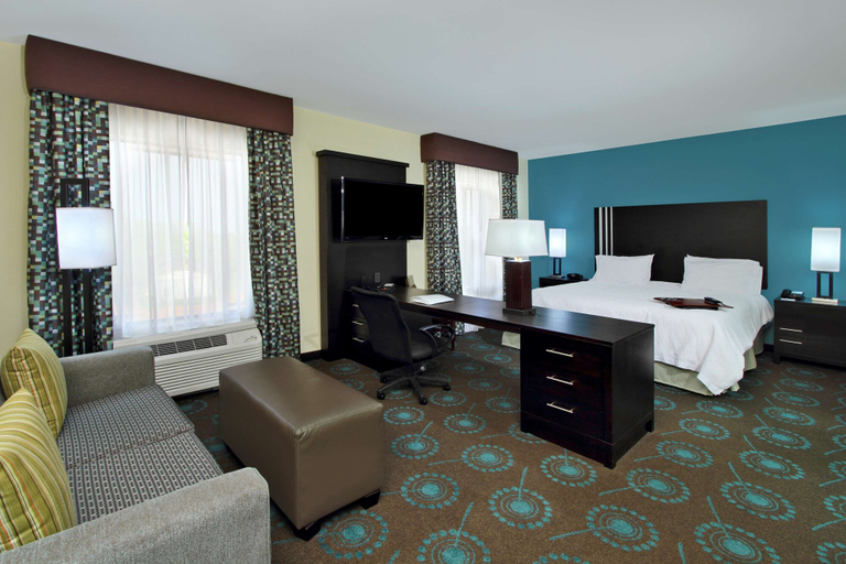 Bedroom 3, Hampton Inn Beeville, Bee