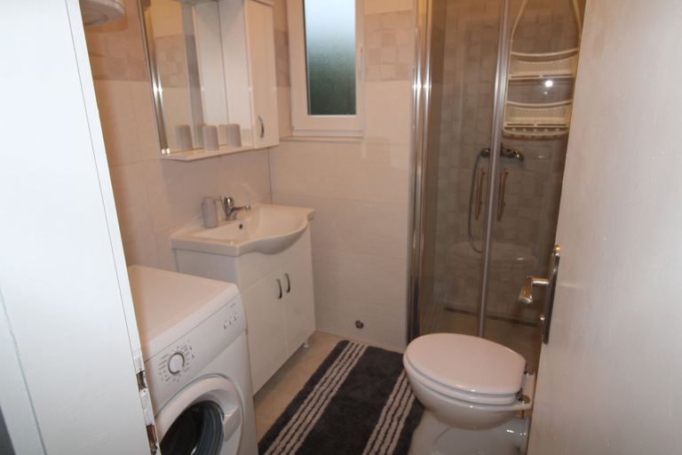 Bathroom 3, Villa Nino, Ližnjan