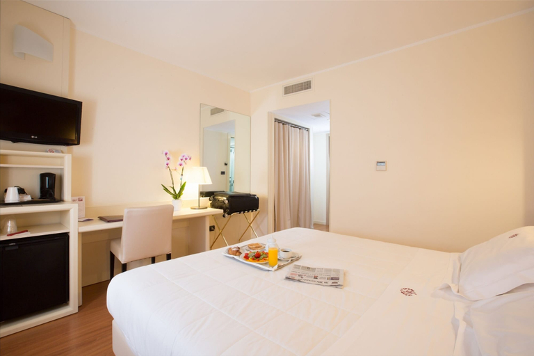 Bedroom 2, Hotel Orientale, Brindisi